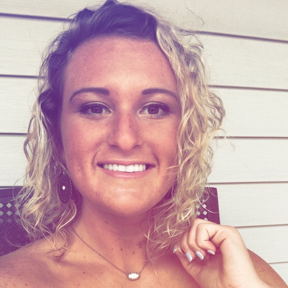 Meet your Posher, Aimee - Picture 1 of 1